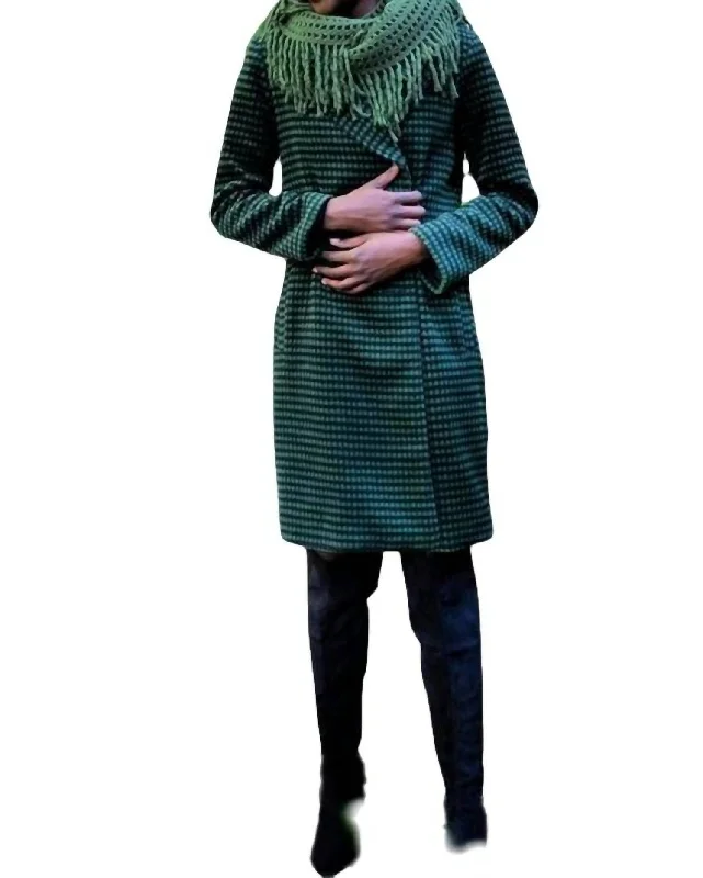 Chester Coat In Green Dot