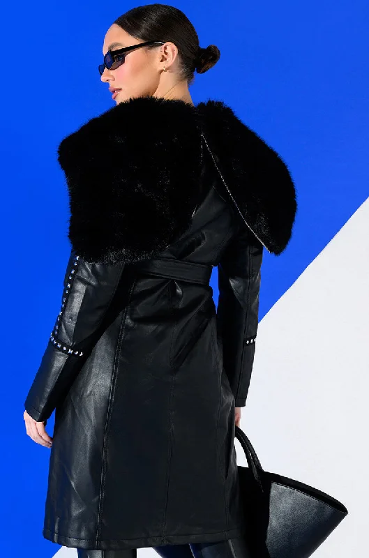 chic outerwearUPTOWN GIRL FUR COLLAR COAT